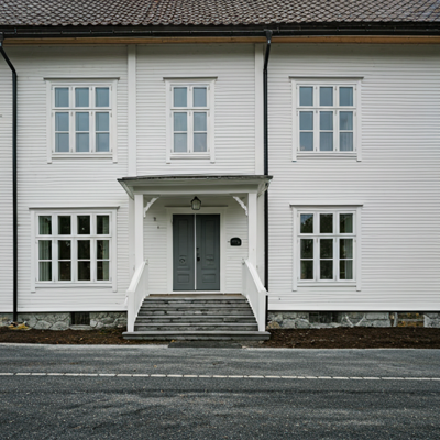 Renovert rom med fliser og servant